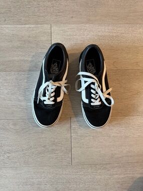 Vans Old Skool Sneakers in Black and White